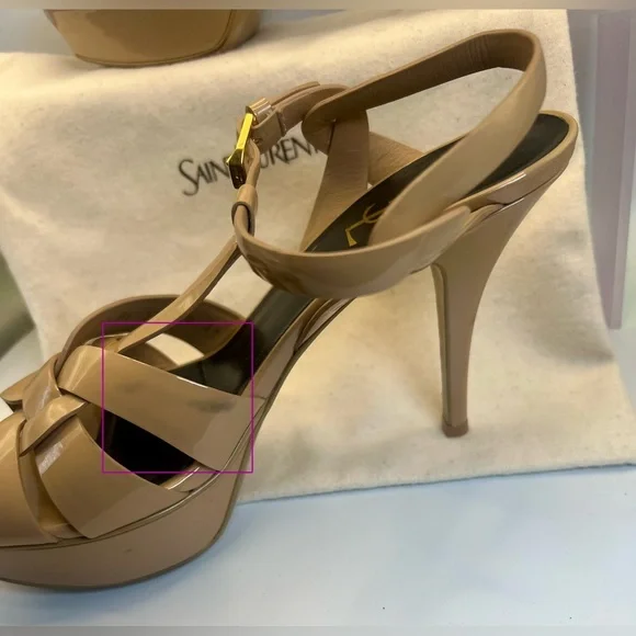 Saint Laurent Tribute platform sandals in a nude patent leather finish. Size 38 - Picture 5 of 10